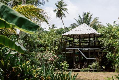 Taman di luar Villa Varich