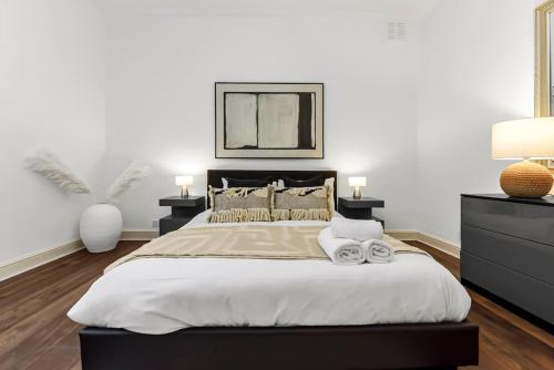 Lova arba lovos apgyvendinimo įstaigoje 2 Bedroom Apartment- Mayfair (1)