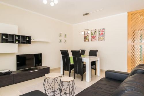 NEW !! 2 Bedroom Cabanas Beach