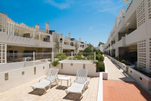 NEW !! 2 Bedroom Cabanas Beach