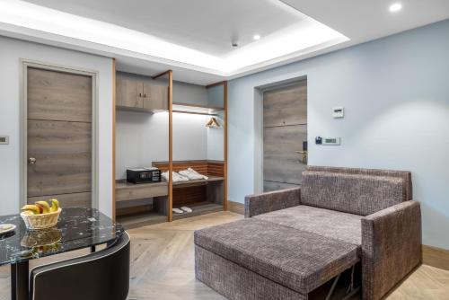 Clarion Hotel Ocean Palms Goaにあるシーティングエリア