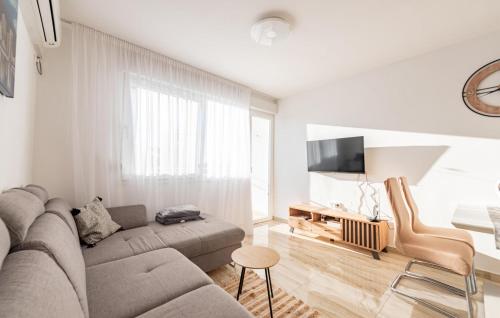 Stunning Apartment In Zadar With Wifi