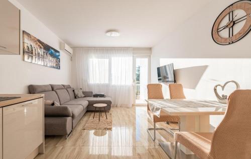 Stunning Apartment In Zadar With Wifi