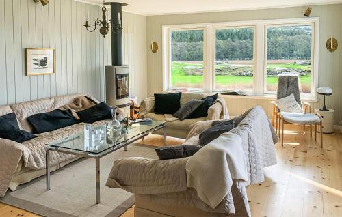 Χώρος καθιστικού στο Cozy Home In Fjällbacka With Kitchen