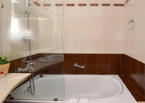 Koupelna v ubytování Rhodopi Home Hotel Chepelare- All inclusive & Half Board