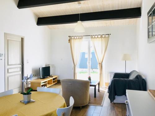 Gallery image of Boinot Lodge in Le Château-dʼOléron