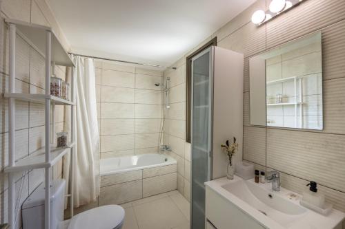 Koupelna v ubytování Accomoteleia Blue Villa