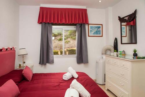 Postel nebo postele na pokoji v ubytování La Manga Club 2 Bed Apartment Great location