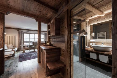 Charmehotel Uhrerhof - Deur photo 3