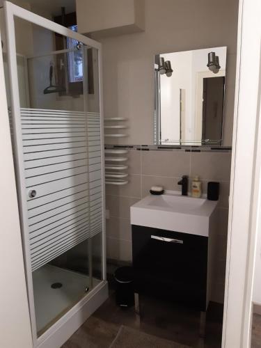 Zdjęcie z galerii obiektu Joli appartement T2 Agglo Troyes w mieście Sainte-Savine