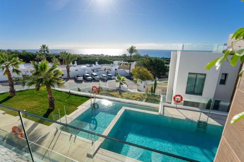 Apartment with spectacular view in Cabopino