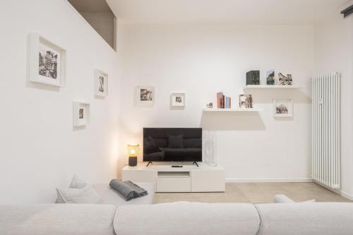 Sant Ambroeus Garden Apartment photo 12