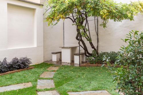 Sant Ambroeus Garden Apartment photo 19
