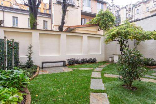 Sant Ambroeus Garden Apartment photo 7
