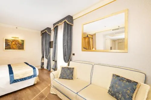 Hotel A La Commedia photo 30