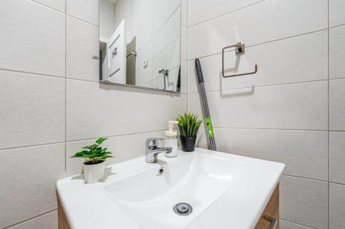 Ένα μπάνιο στο April Square Guesthouse by Lisbon with Sintra - shared bathrooms