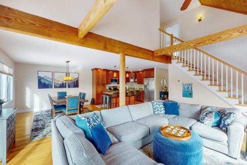 61 East Field Road – Photos 5