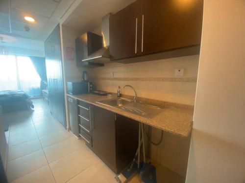 Zdjęcie z galerii obiektu JLT Cluster J Studio w Dubaju
