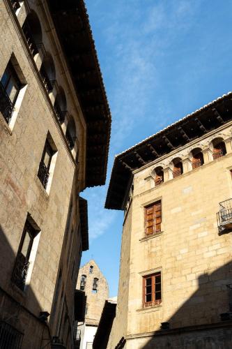 a view of two buildings next to each other at Parador de Sos del Rey Católico in Sos del Rey Católico