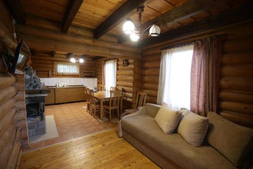 Posezení v ubytování Guest House Podobovets 2000