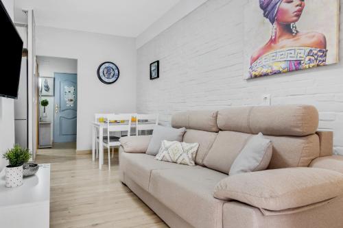 Los Nidos 603 By IVI Real Estate