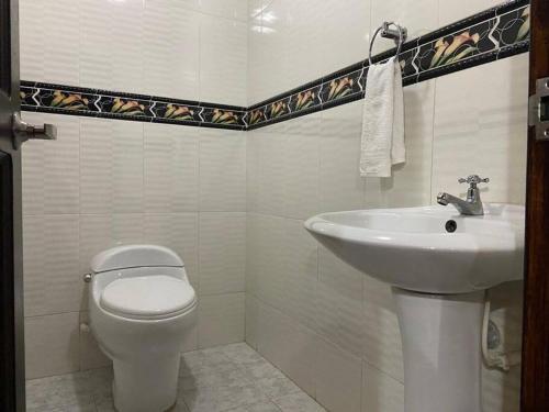 ห้องน้ำของ Elegante apartamento Ipiales