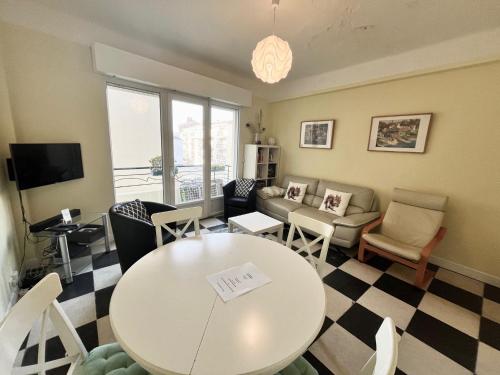 45 Clemenceau by Welcome to Cannes