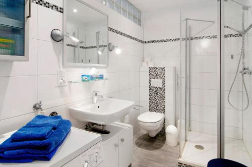 Ένα μπάνιο στο Hiddes Hus - Ferienwohnung Fuhrmann