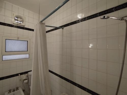 Phòng tắm tại اجنحة روتانة الفرسان بالحمرا