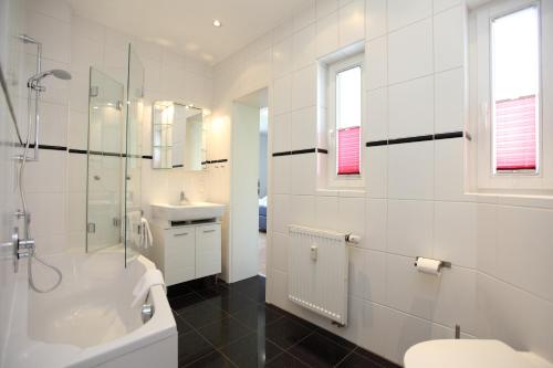 Göbel`s Hotel Quellenhofにあるバスルーム