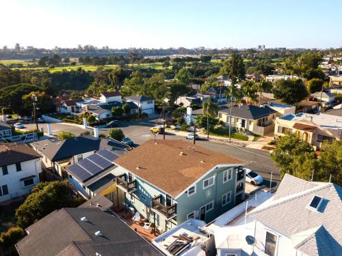 an aerial view of a small town with houses at The Heron On Ivy in San Diego