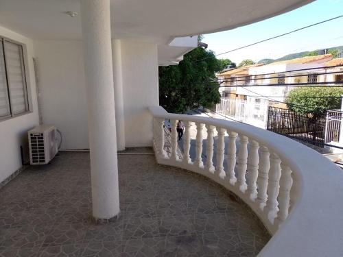Un balcón o terraza de Espléndida Casa en la Ciudad de Santa Marta