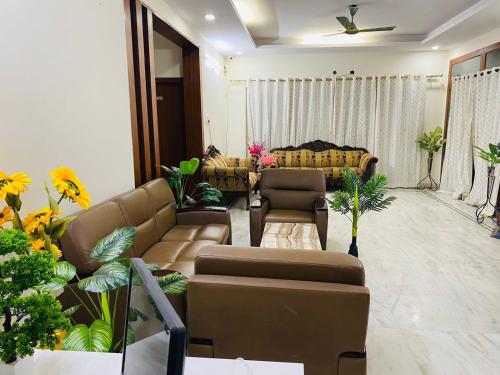 Lobbyn eller receptionsområdet på KP Suites Gachibowli