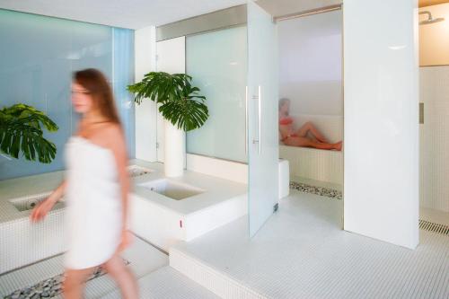 Koupelna v ubytování Hotel Caravelle Thalasso & Wellness