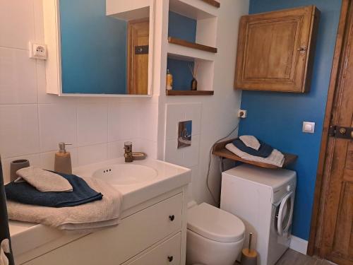 Φωτογραφία από το άλμπουμ του Maison lumineuse avec jardin privé - Idéale pour famille, amis ou séjour pro - Centre historique - FR-1-590-422 σε Château-Renard