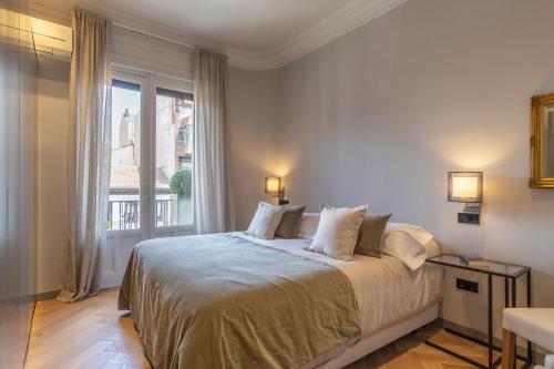 Spacious 3-Bed Apartment in Salamanca Madrid
