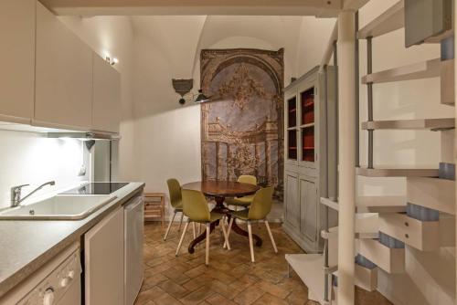 Een keuken of kitchenette bij La corte dei Pandolfini