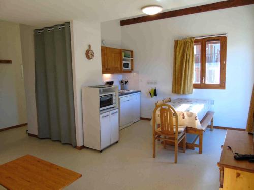 Chalet Arrondaz - 2 Pièces pour 6 Personnes MAE-8694