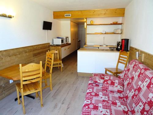 Résidence Pierra Menta - Joli studio 5 personnes proche des pistes et des commerces dans le village du Charvet à Arc 1800 MAE-1909