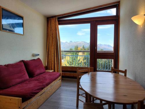 Résidence Belles Challes - Studio 4 personnes à Arc 1800 skis aux pieds et proche des commerces dans le village du Charvet MAE-1962