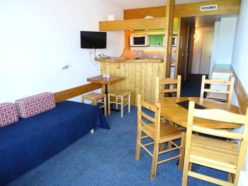 Résidence Lauzieres - Studio 5 personnes skis aux pieds et proche des commerces dans le village du Charvet à Arc 1800 MAE-2057