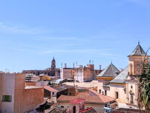 Historical center flat with pool, tennis & parking