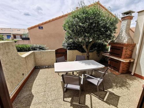 Photo de la galerie de l'établissement Résidence Grande Bleue - VILLA T2 CABINE MEZZANINE 6 couchages PORT LEUCATE MAE-6484, à Port-Leucate