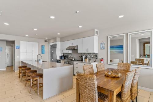 Kuchyň nebo kuchyňský kout v ubytování Oceanside Oasis