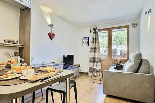 Résidence Les Jardins De Val - Agréable studio cabine complètement rénové pour 4 personnes situé à Val d'isère à 350m du centre du village et 450m des pistes MAE-0164