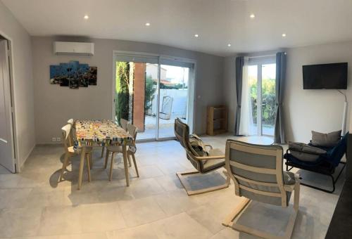 Résidence Mistral - Superbe T3 à Six Fours les Plages / 100m de la plage MAE-8854