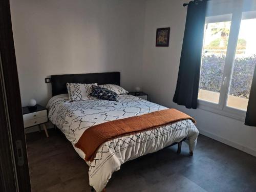 Postel nebo postele na pokoji v ubytování Résidence Courtaude - Superbe maison de 100m2 secteur Rayolet près des plages MAE-7054