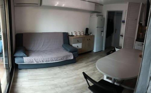 Photo de la galerie de l'établissement Résidence Cap Vert - Beau T2 front de mer dans domaine avec piscine et tennis MAE-4314, à Six-Fours-les-Plages