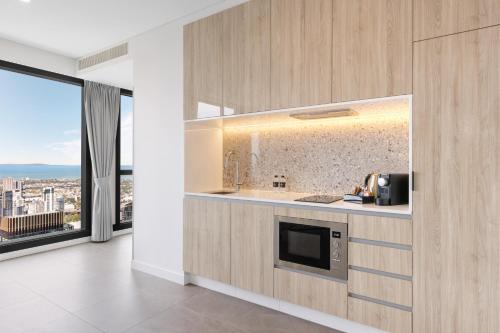 Meriton Suites Melbourne Image