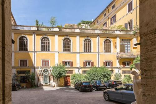 Discover the Pantheon from The Berardi Studio Flat